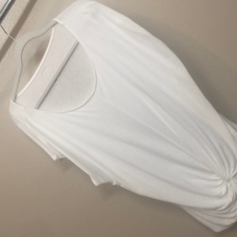 White cotton round neck t shirt